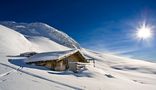 winterlandschaft mit almenhütte von chrisgufler 