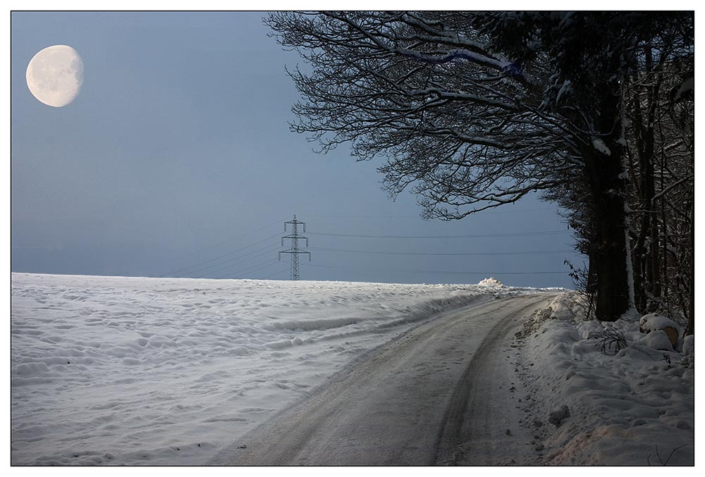 Winterlandschaft mit Mond