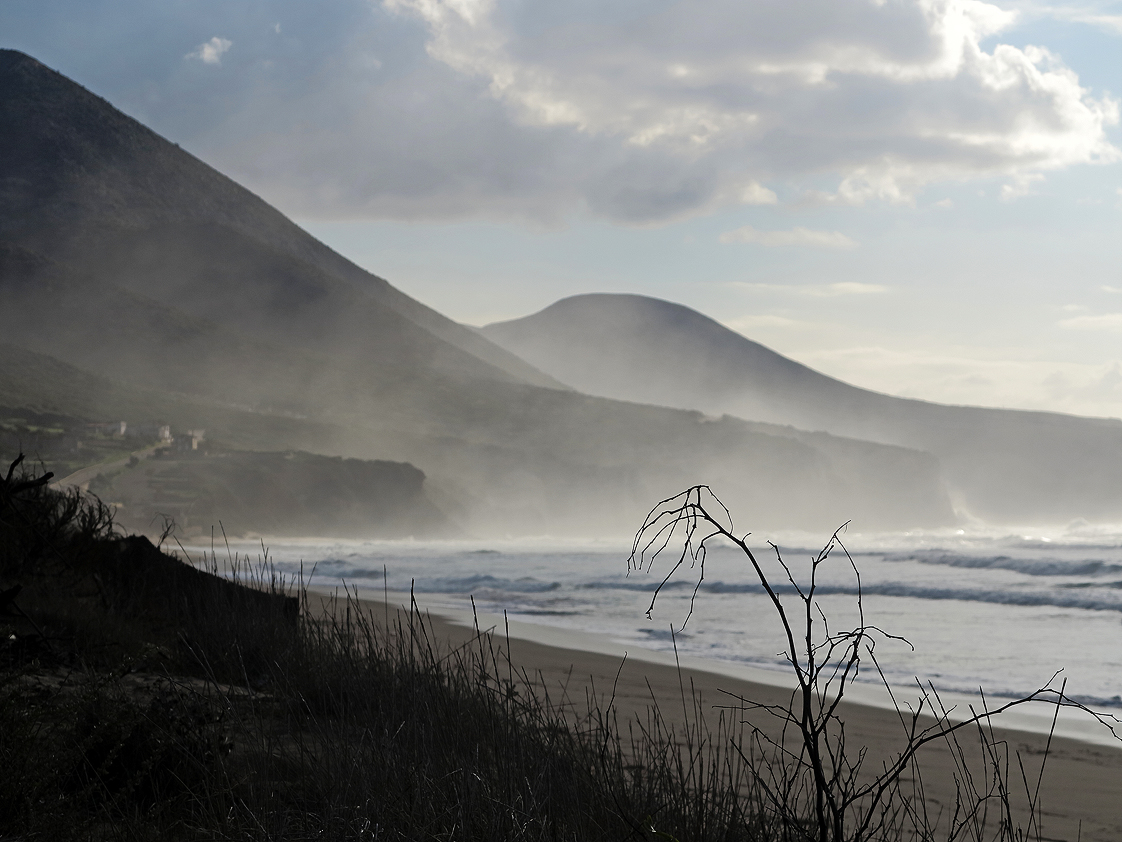 Winterlich stürmisches Meer / Il mare invernale burrascoso (1)