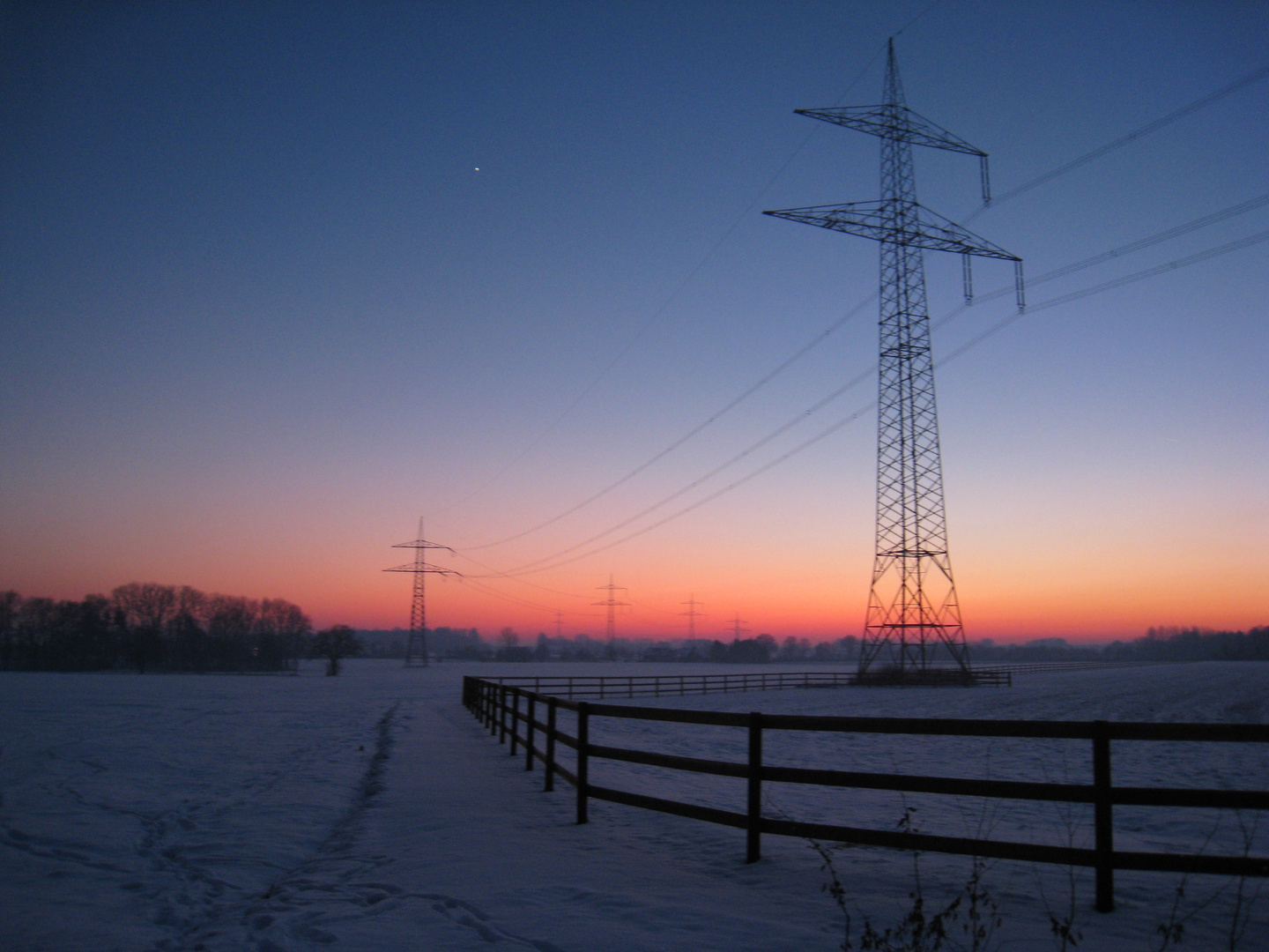 winterliche Abenddämmerung