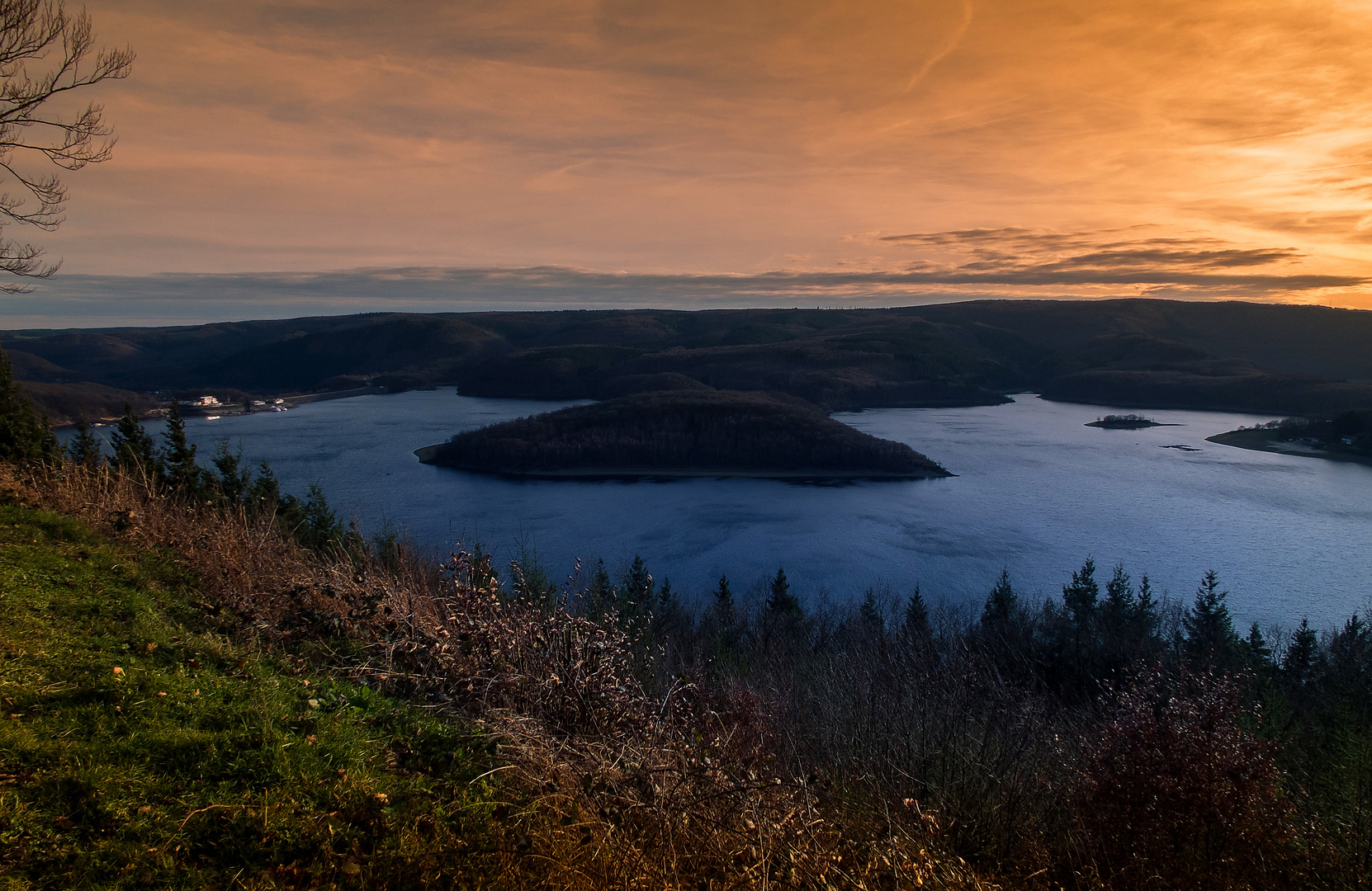 winterliche Abendstimmung am Rursee