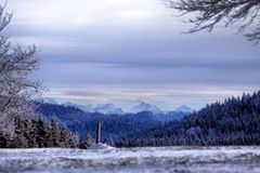 Winterliche Abendstimmung auf dem Stohren mit Alpenfernsicht (150 km)