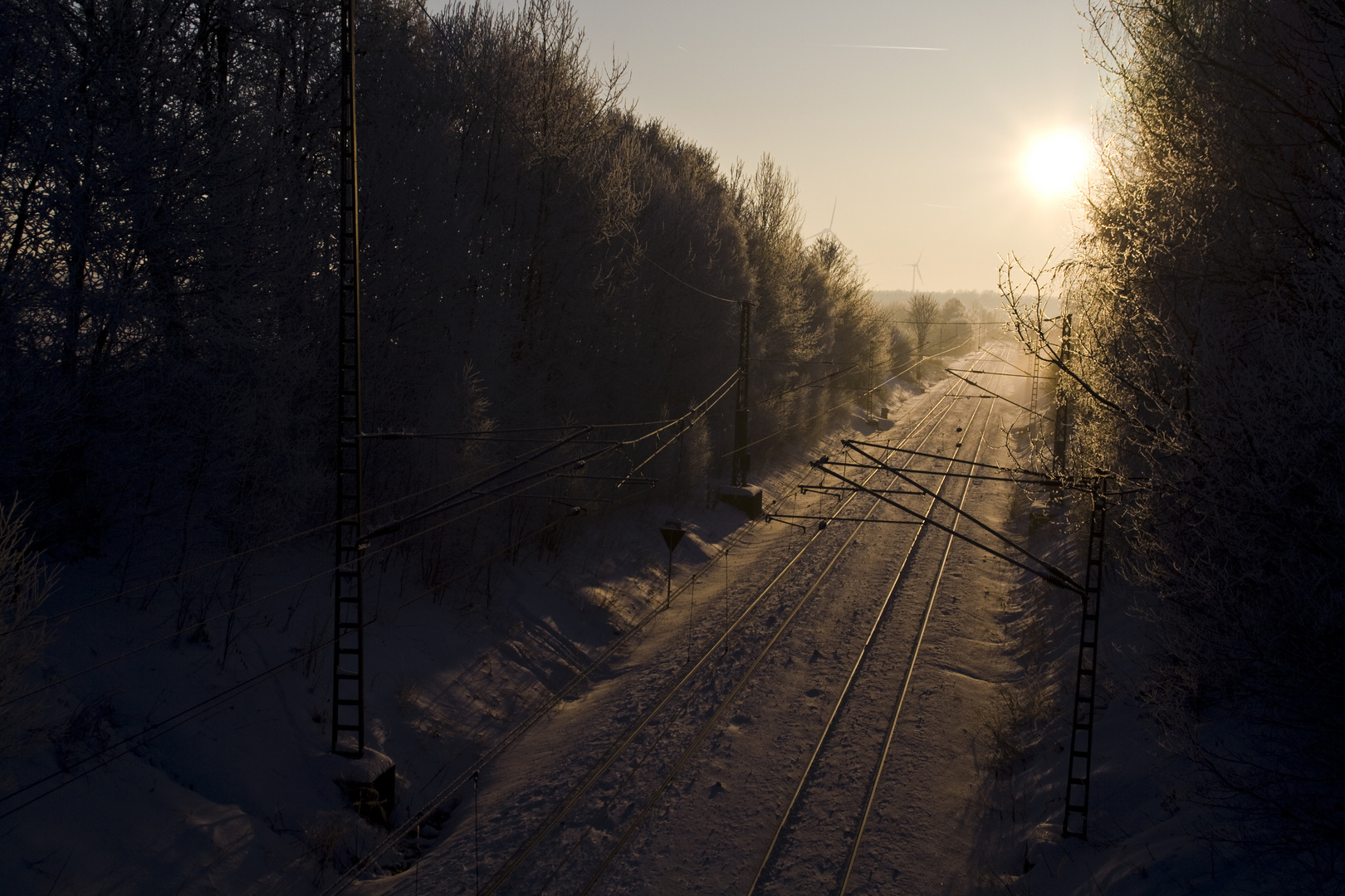 winterliche Bahnstrecke