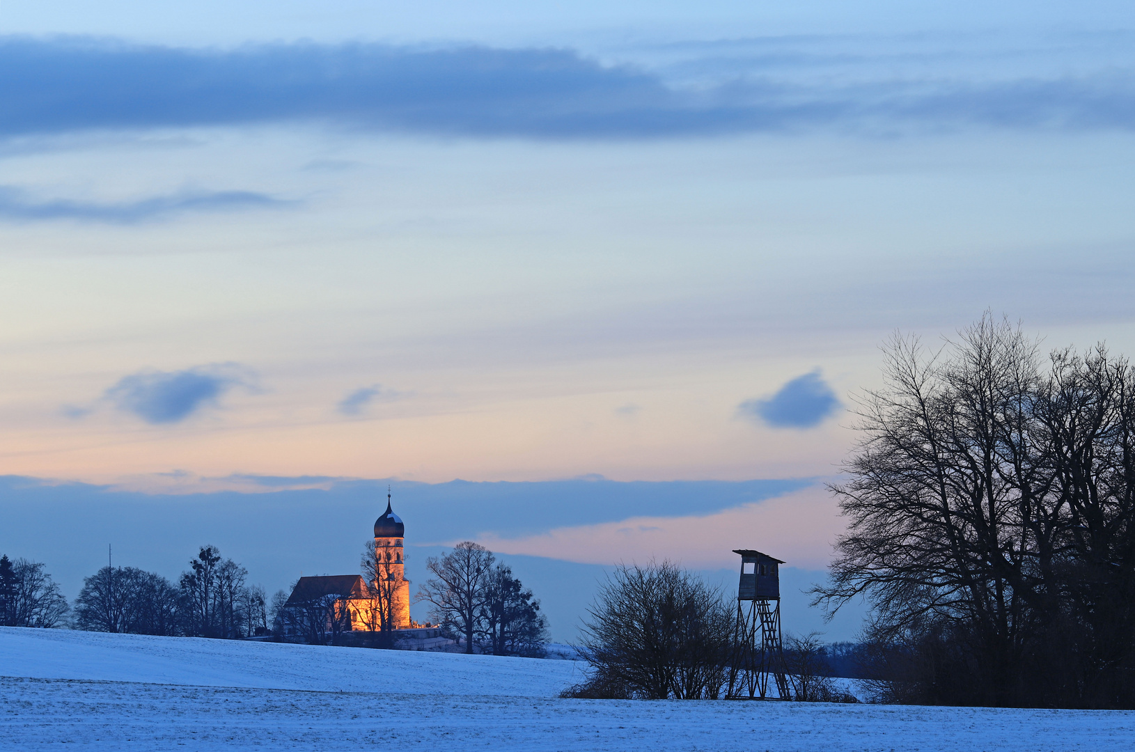 Winterliche Blaue Stunde