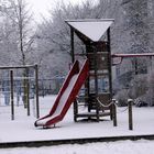 Winterliche Idylle auf dem Spielplatz im Wohnpark Walldorf
