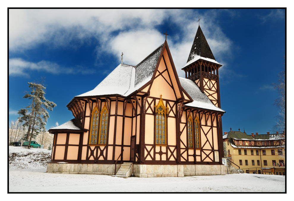 Winterliche Kirche