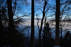 winterliche Landschaft mit Vordergrund an Nebelsuppe