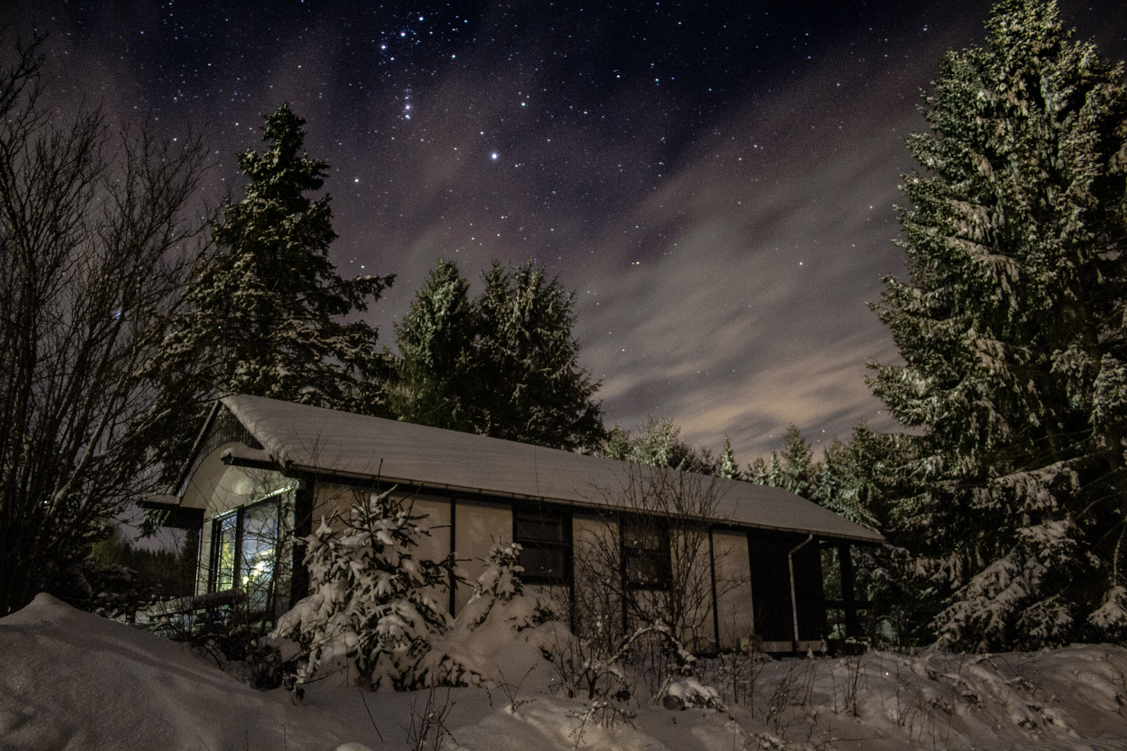 Winterliche Ruhe bei Nacht