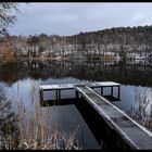 Winterliche Wasserspiegelung am Steg ( Das beste kommt zum Schluss )