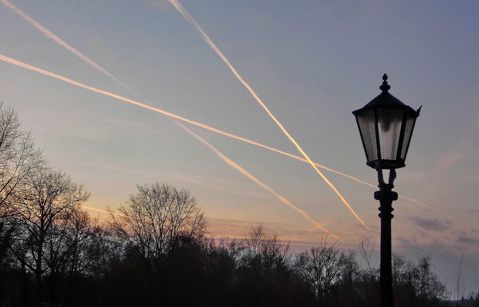 Winterlicher Abendhimmel