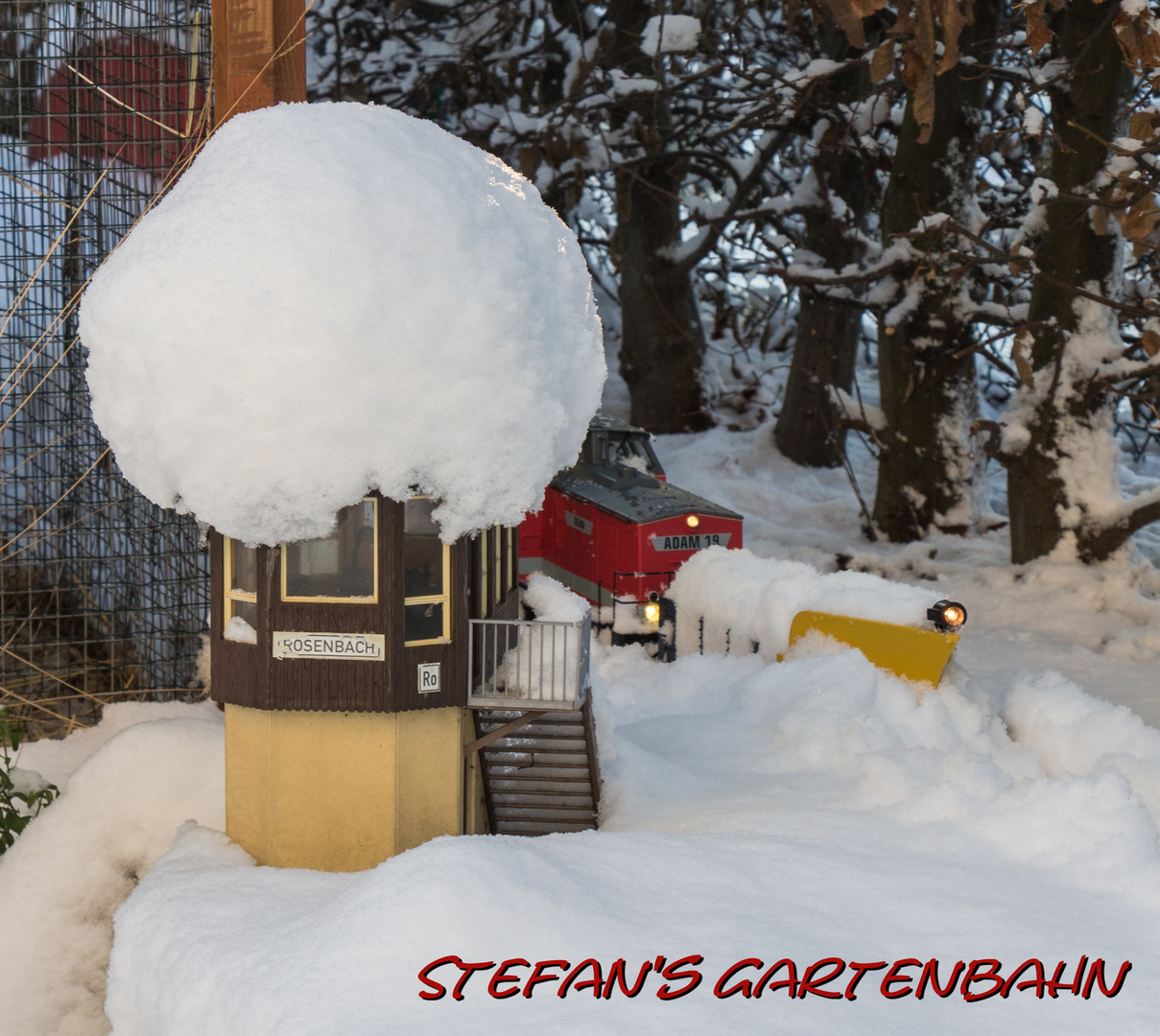 Winterlicher Betrieb auf der Gartenbahn