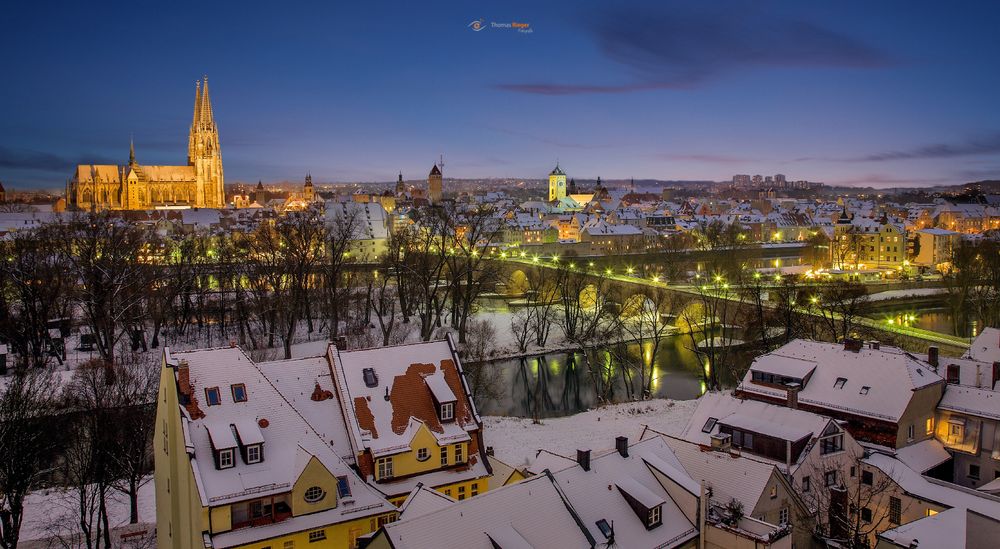 winterlicher Blick vom Kirchturm St Mang in Regensburg