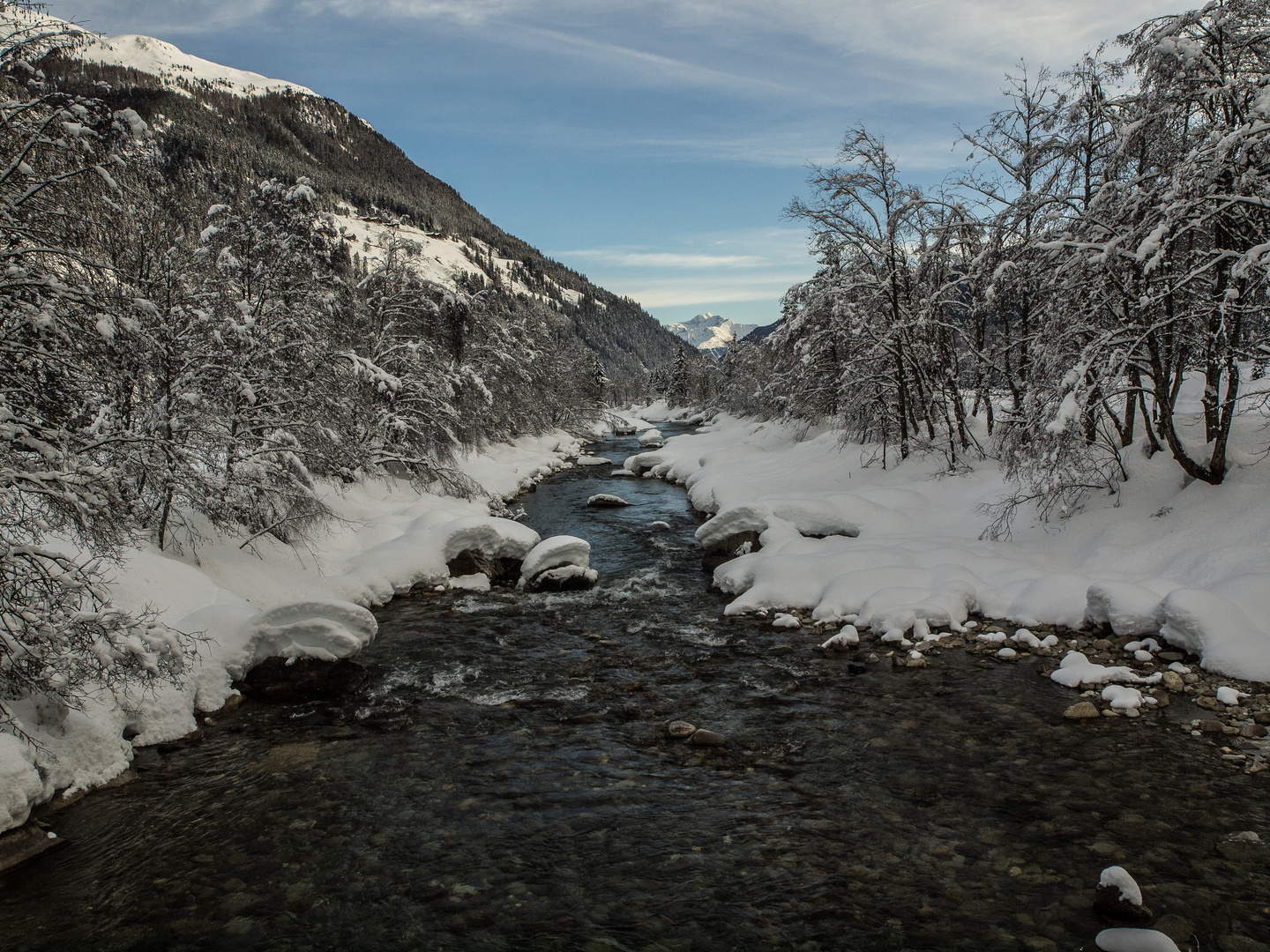 winterlicher Fluss