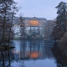 Winterlicher Lac mit Schloß Wilhelmshöhe.