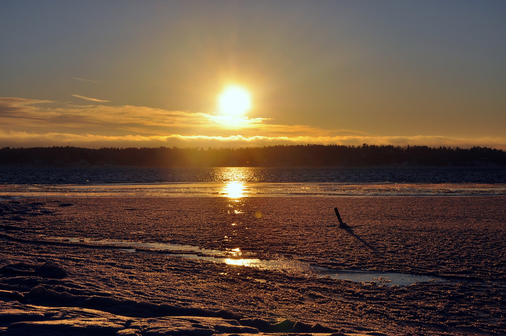 Winterlicher Nachmittag am Meer