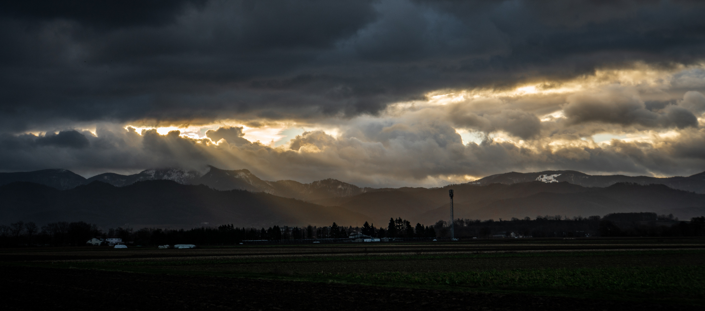 Winterlicher Sonnenaufgang am Schwarzwaldrand