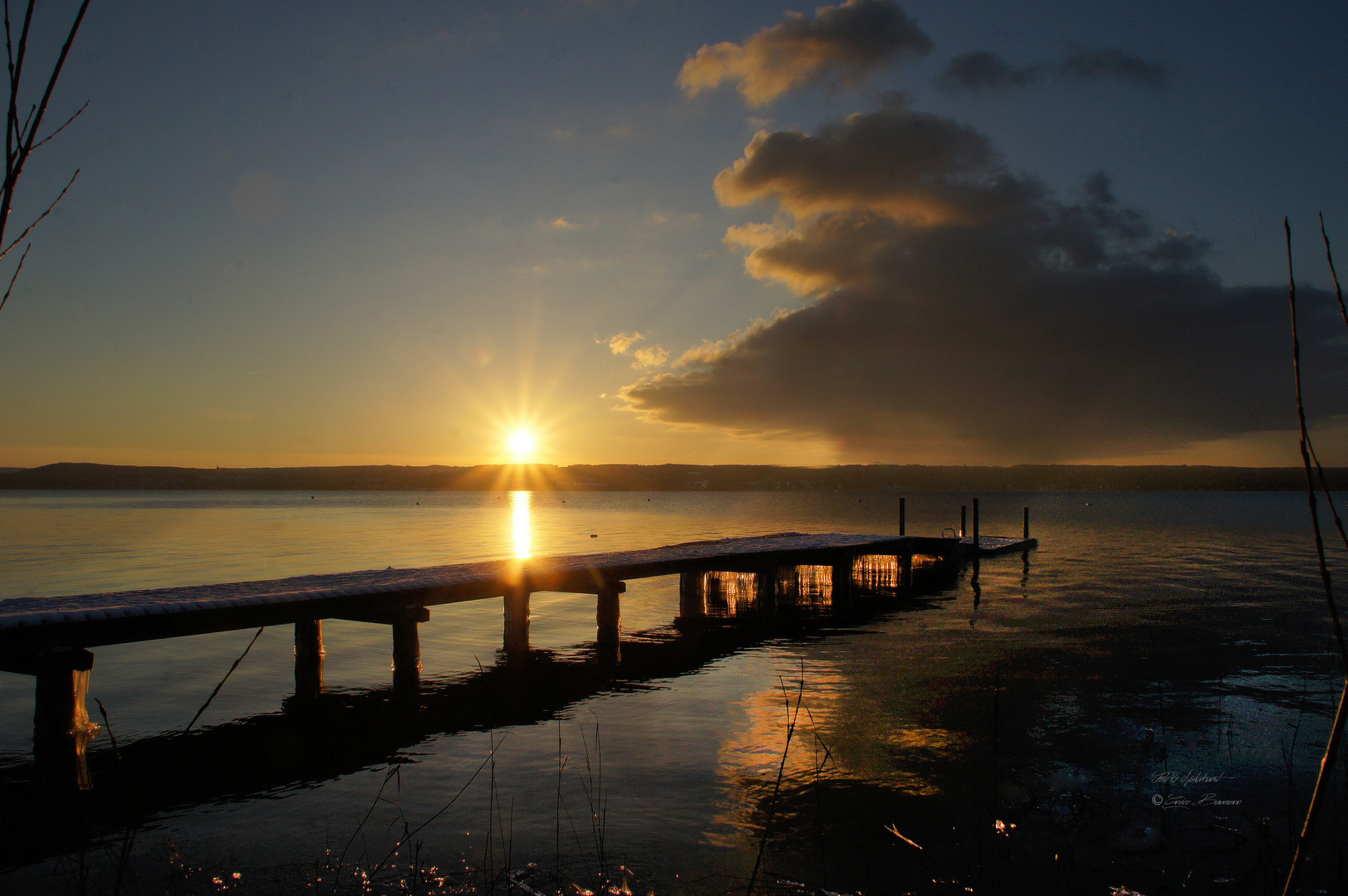 Winterlicher Sonnenuntergang am Ammersee