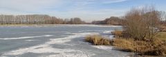 Winterlicher Stausee