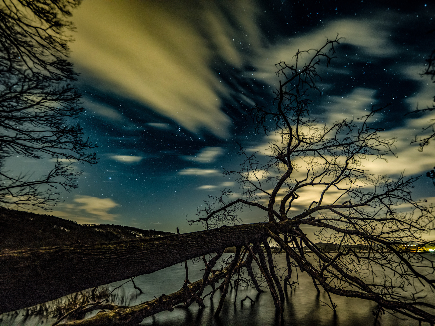 Winterlicher Sternenhimmel über dem Laacher See