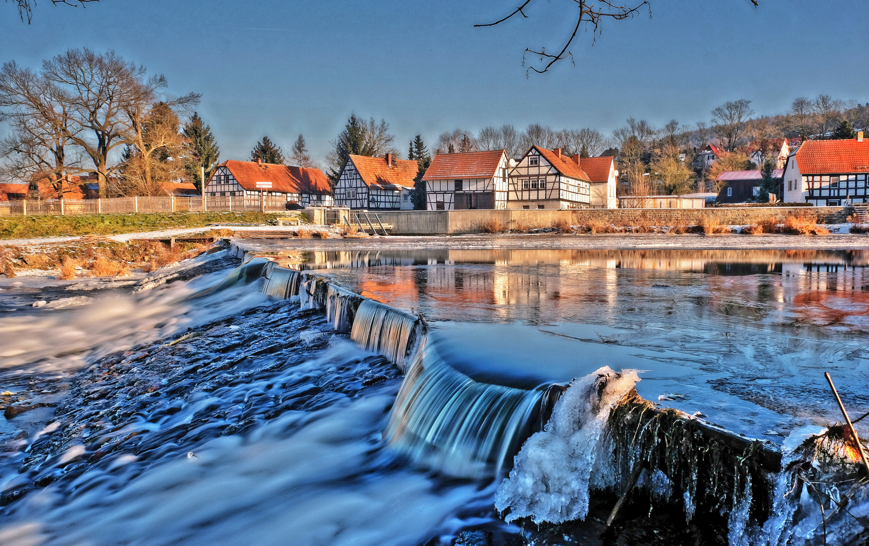 Winterliches Elsterwehr Wünschendorf 