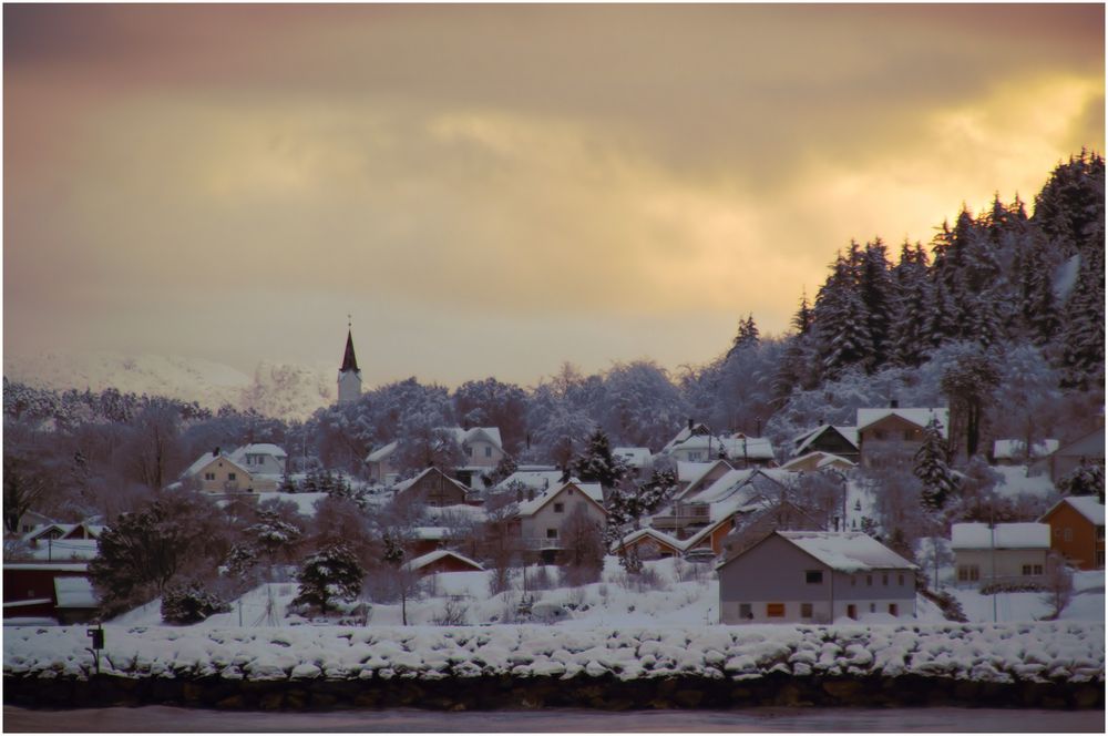 winterliches Floroe am Morgen