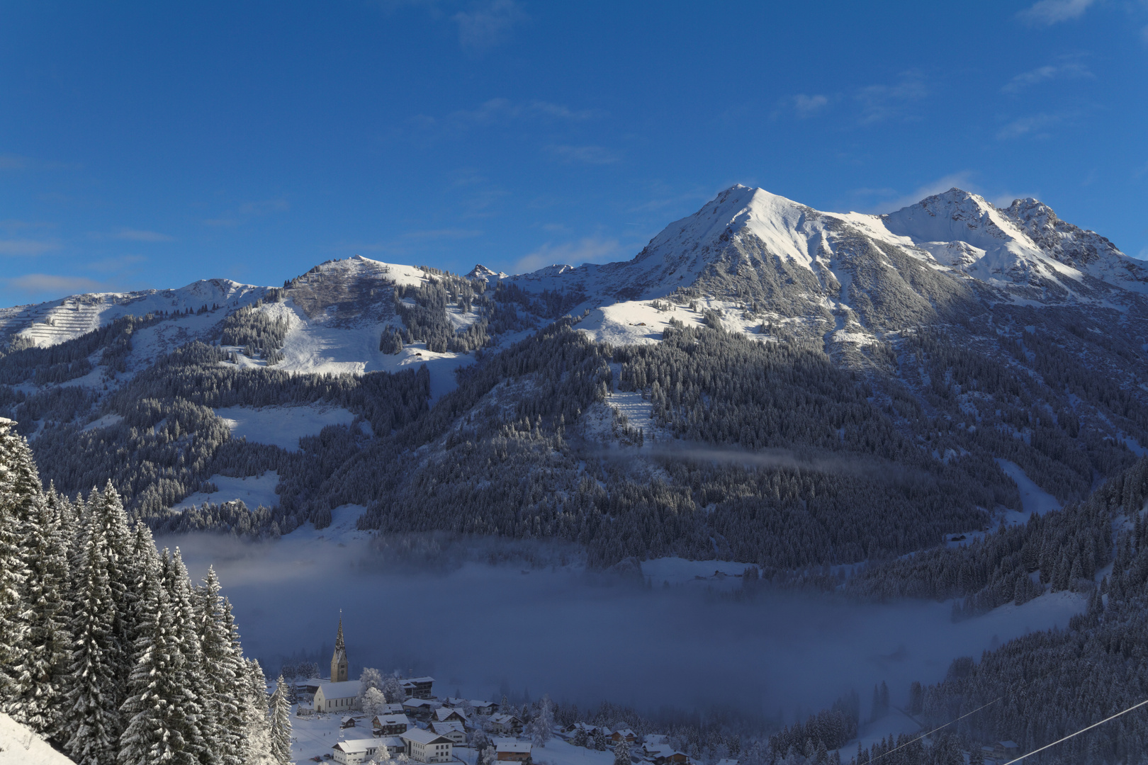 winterliches Mittelberg in der Sonne