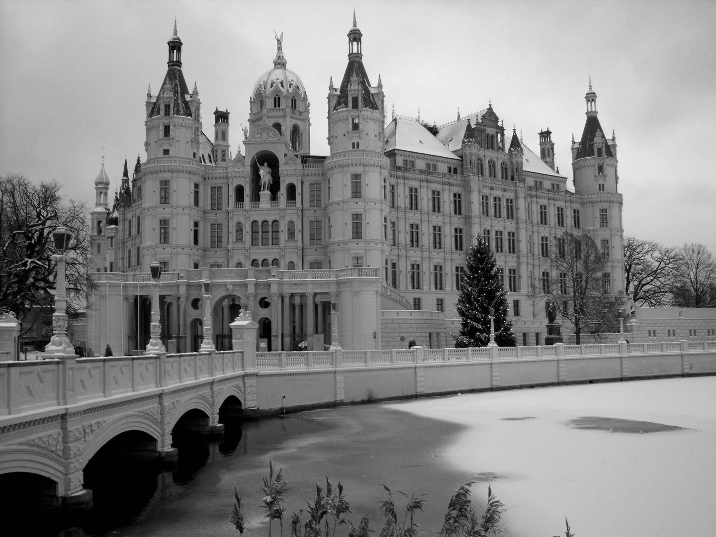 winterliches Schloss Schwerin