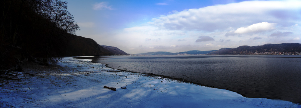 Winterliches Seeufer bei der Marienschlucht am Bodensee