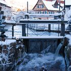 Winterliches Wasserrad in Schiltach