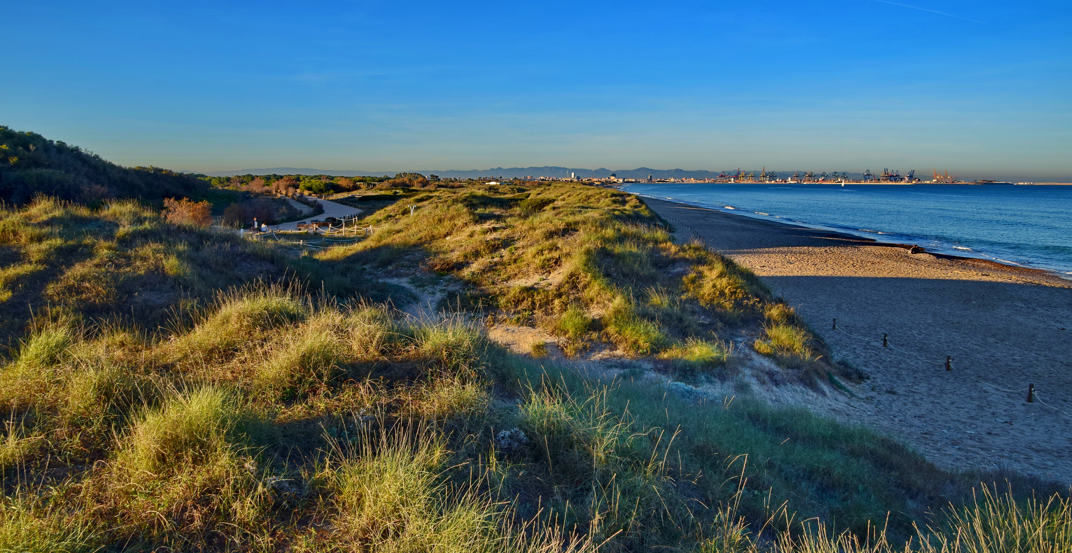 Wintermood in Valencia: Pinedo Strand