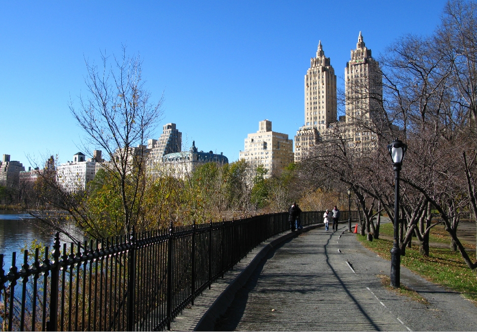 Wintermorgen am Jacqueline Kennedy Onassis Reservoir im Central Park