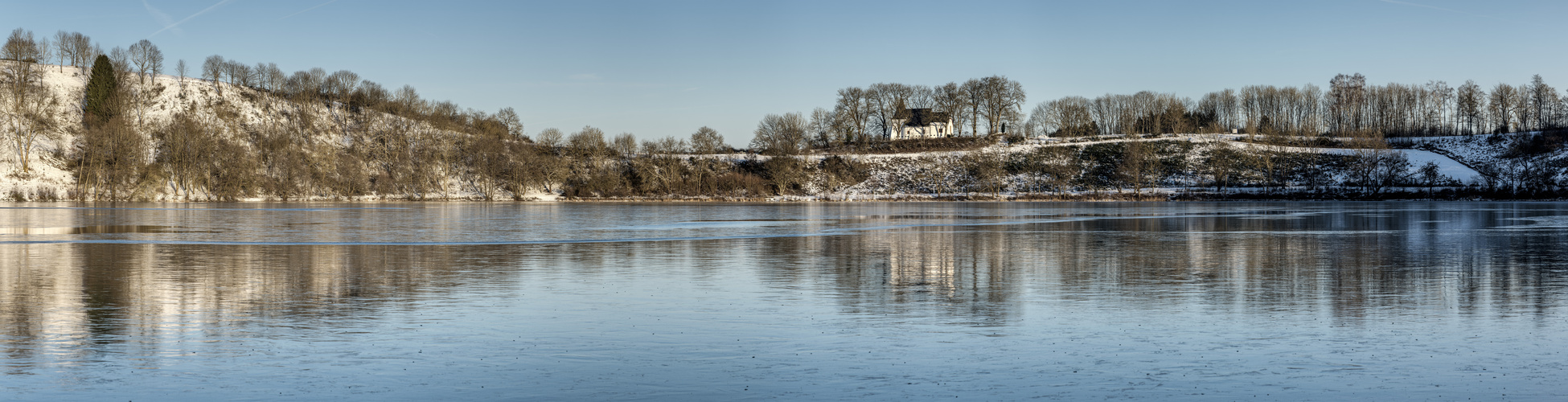 Wintermorgen am Weinfelder Maar in der Eifel  #1