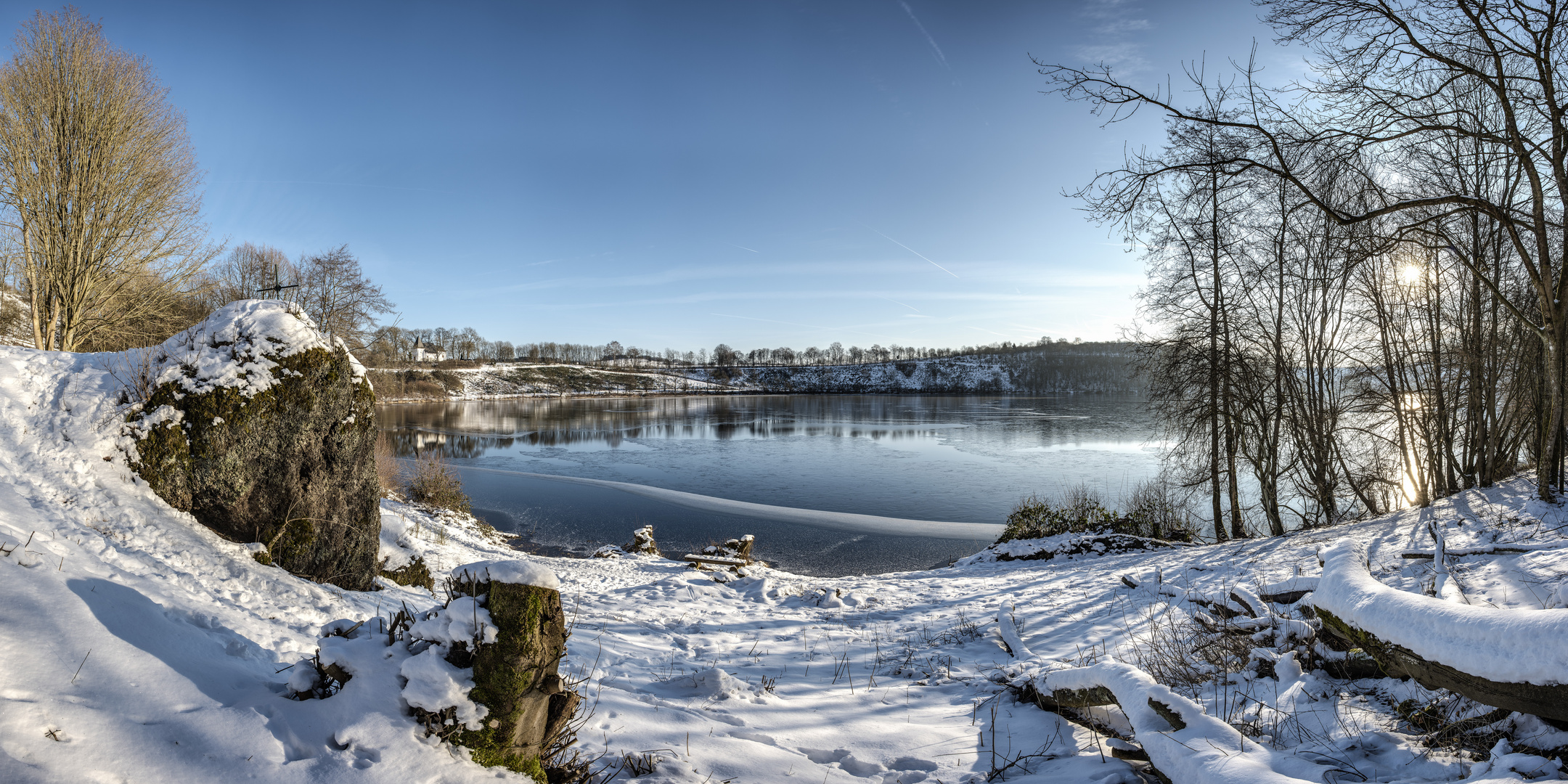 Wintermorgen am Weinfelder Maar in der Eifel #3