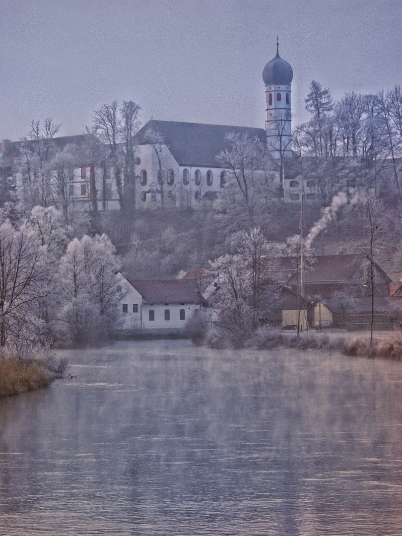 Wintermorgen an der Loisach