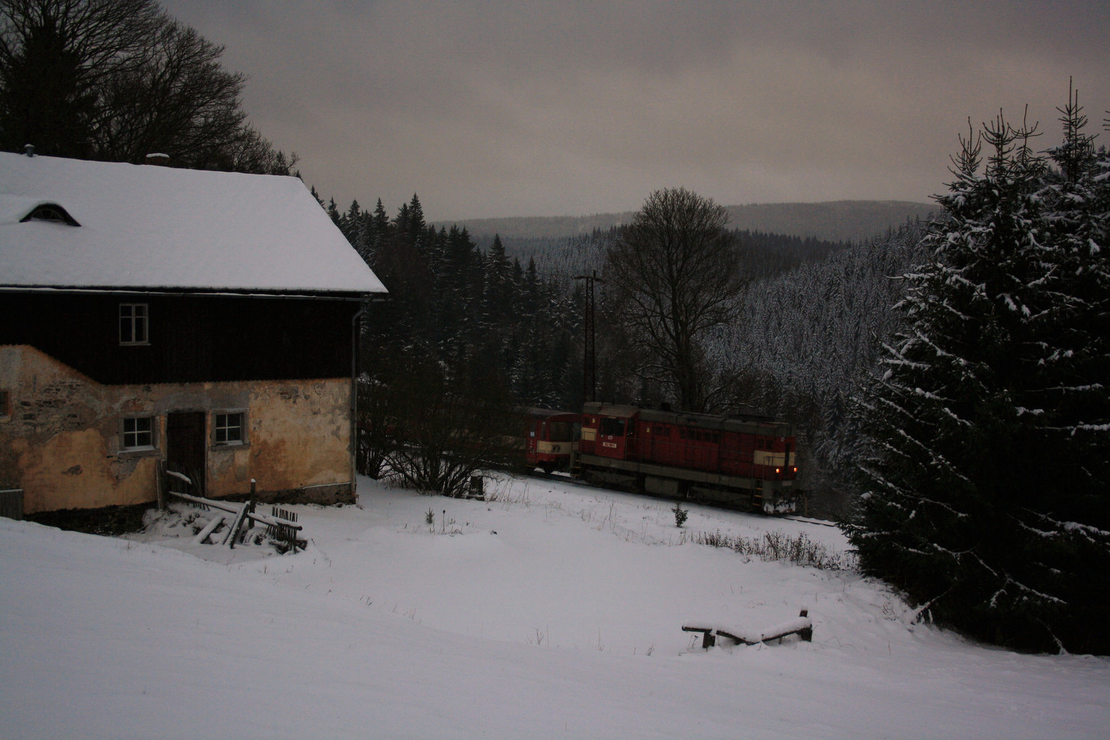 Wintermorgen im Gebirge