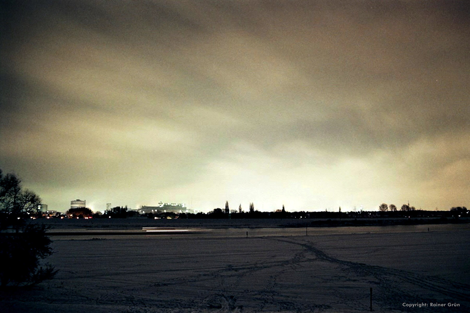 Winternacht am Rhein