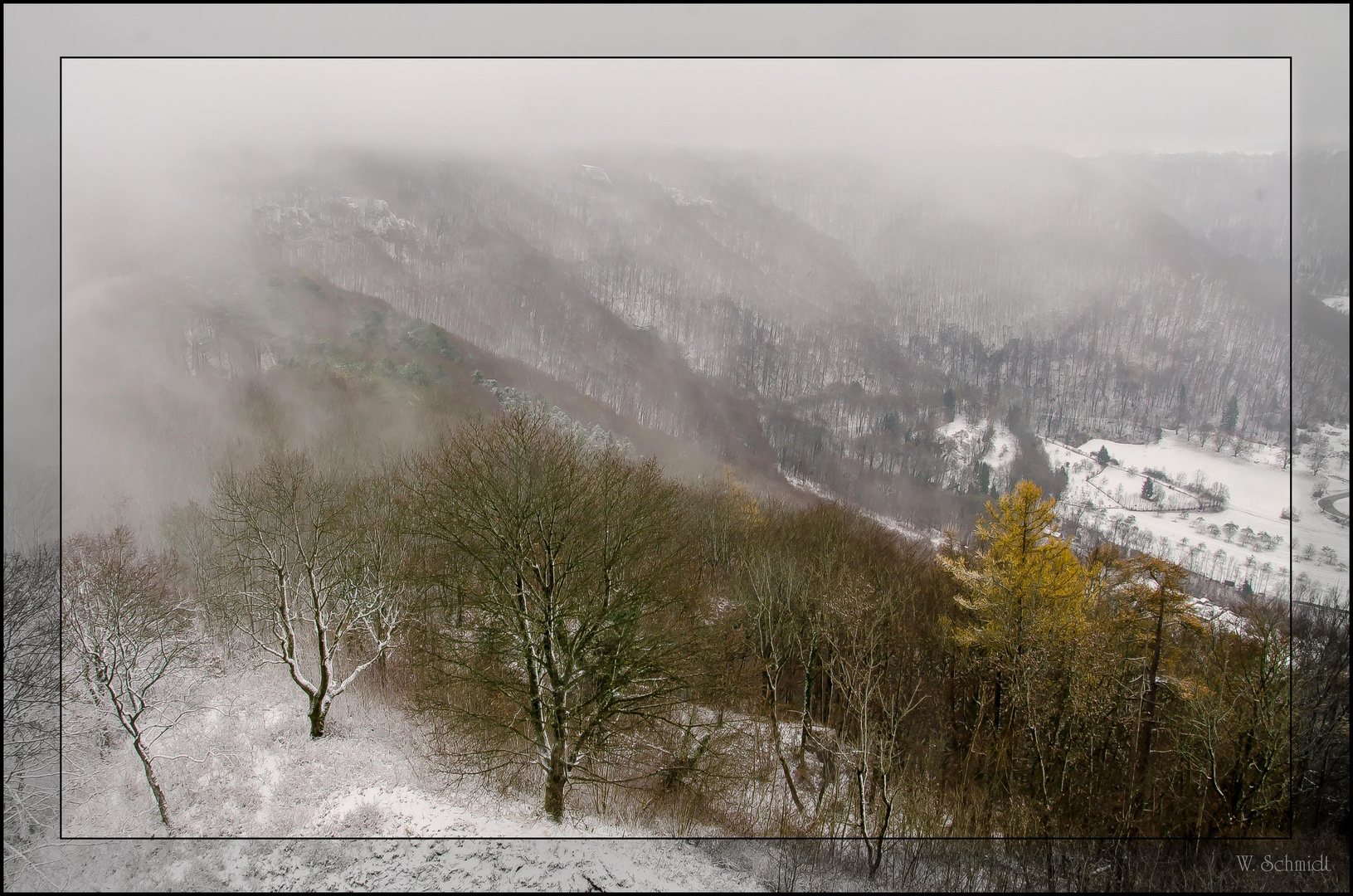 Winternebel zieht den Albtrauf hoch ...