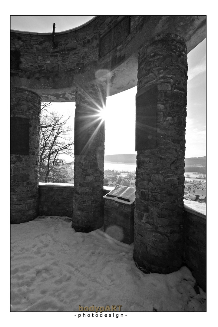 Wintersonne am Ehrenmal