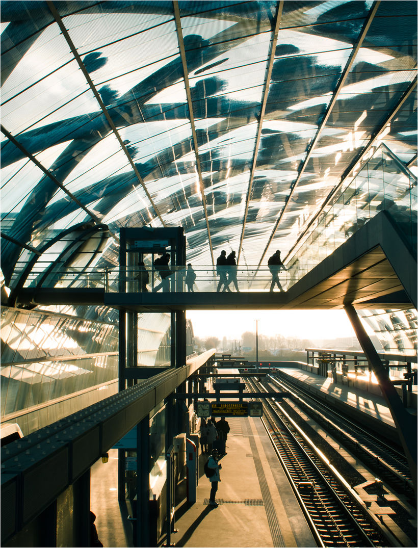 Wintersonne an den Elbbrücken