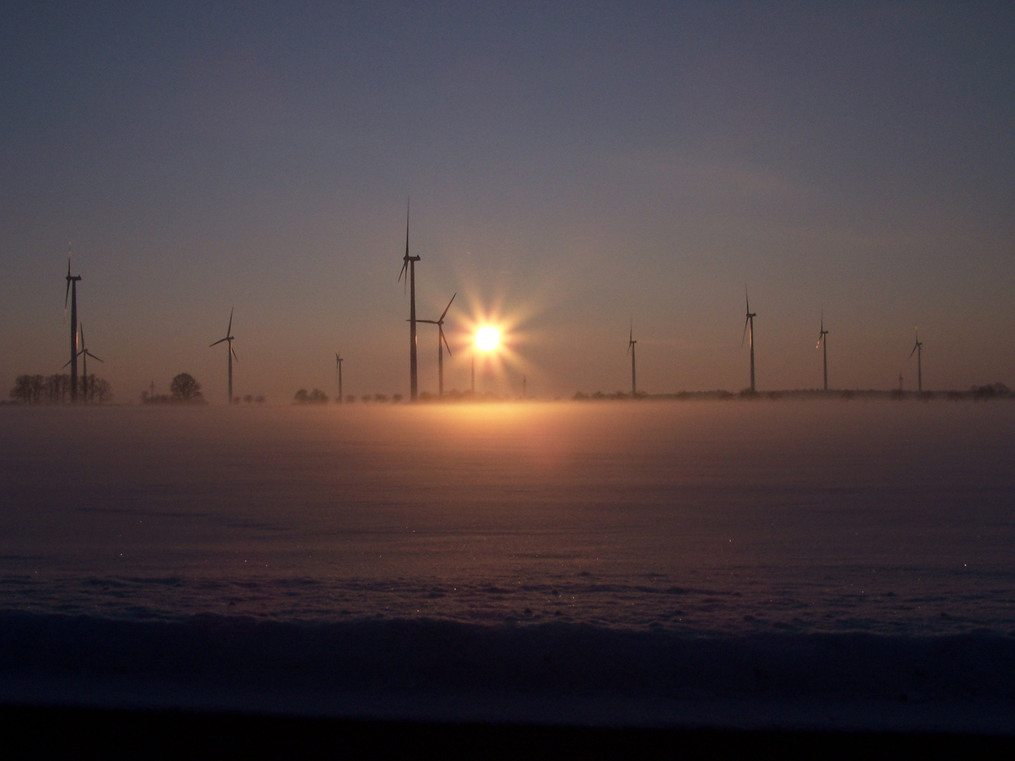 Wintersonne auf Nebelbank