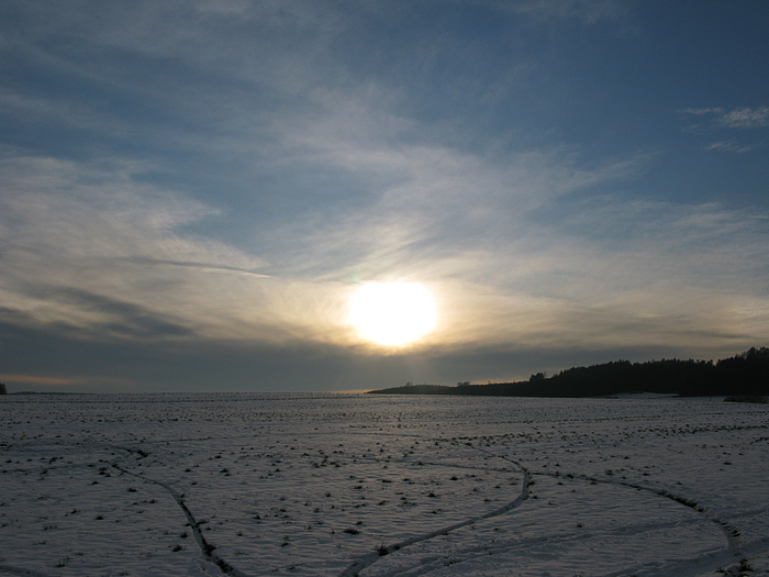 *Wintersonne* ODER *Spuren im Schnee* ...