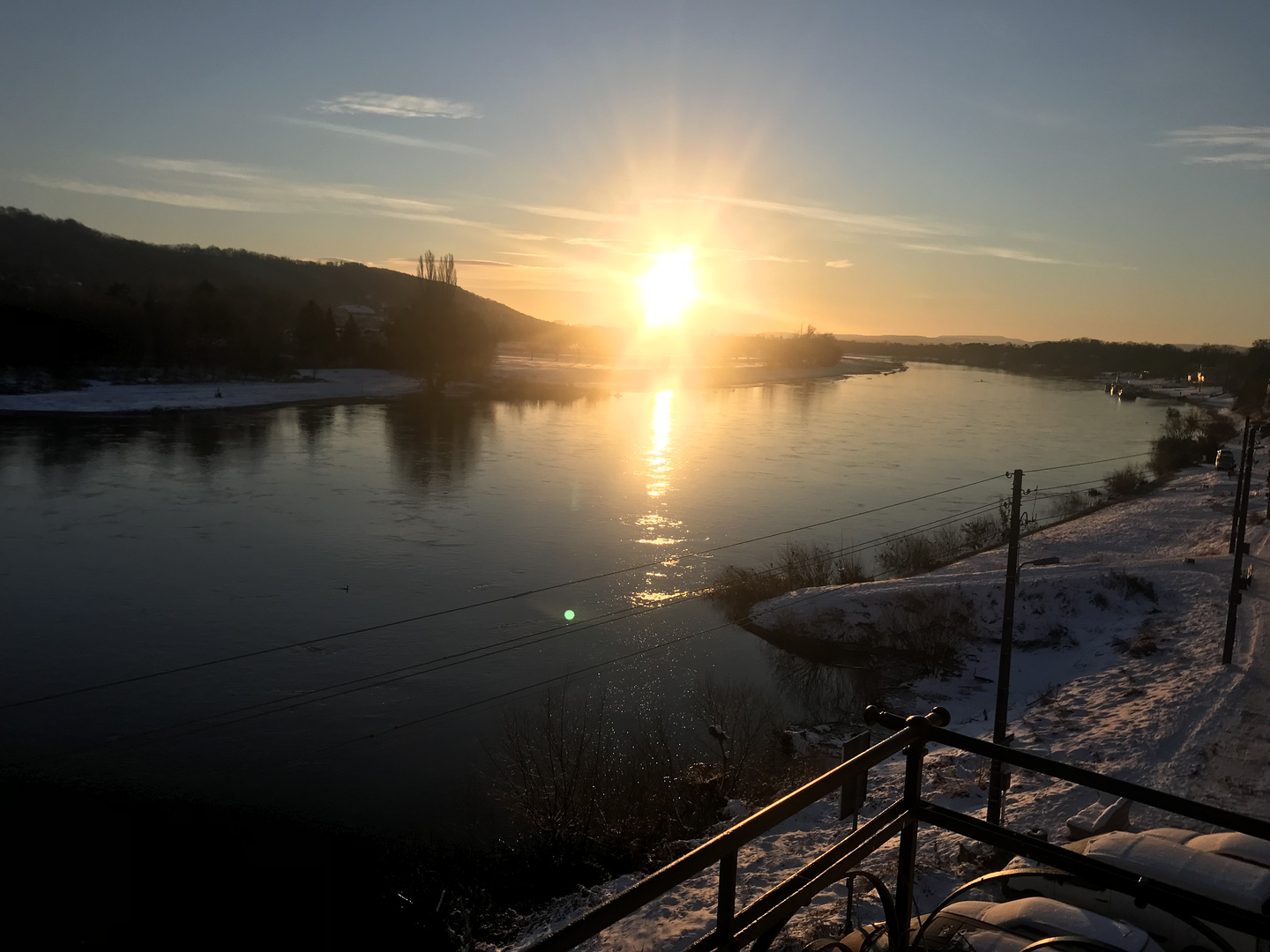 Wintersonne vorm Balkon 