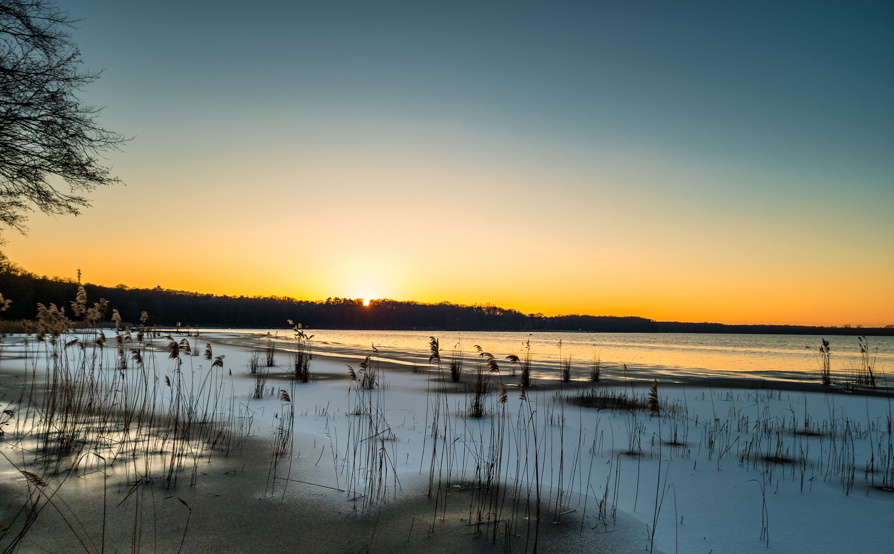 Wintersonnenuntergang am Müggelsee