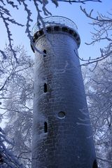 Winterspaziergang am kälte Turm