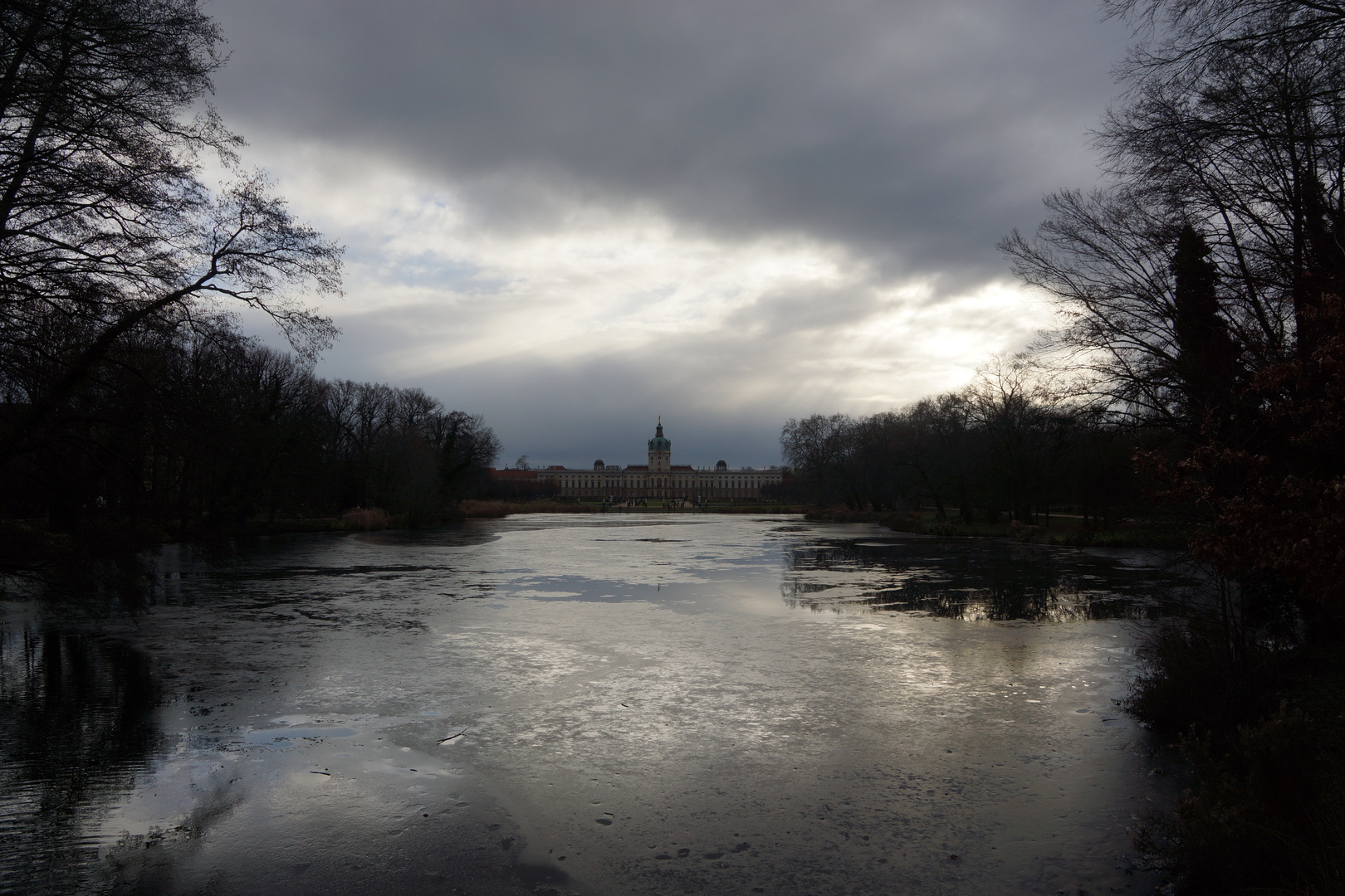 Winterspaziergang im Park von Schloss Charlottenburg (1)