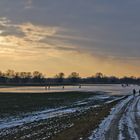 Wintersport im Abendlicht