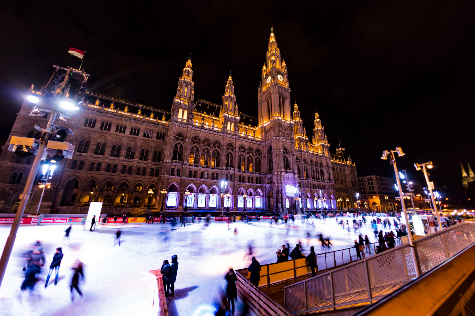 Wintersport vor dem Wiener Rathaus