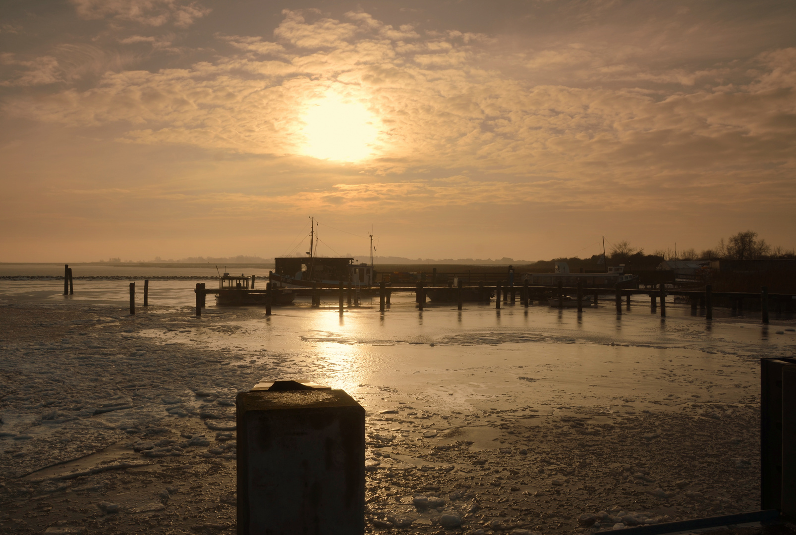 Winterstimmung am Hafen in Kloster