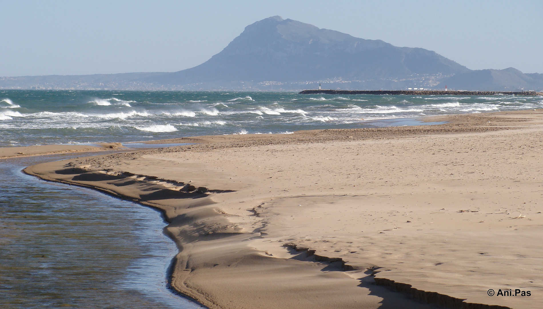 Winterstrand - der Wind flaut ab - Piles Spanien