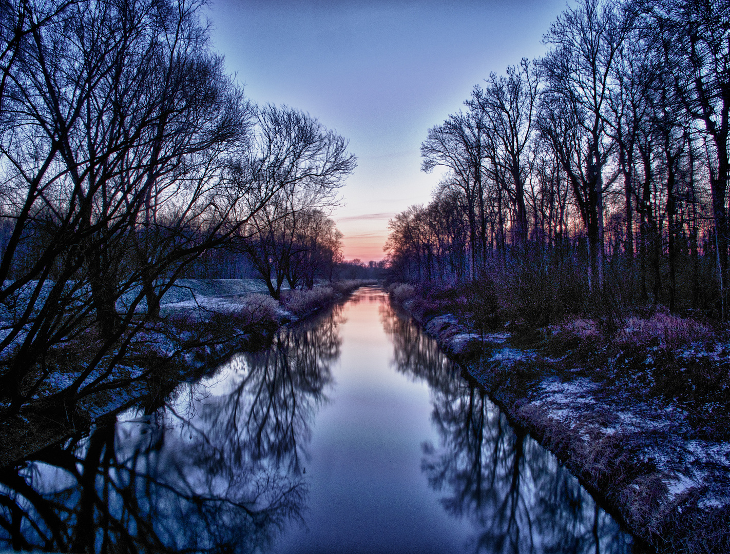 Wintertag mit Sonnenuntergang